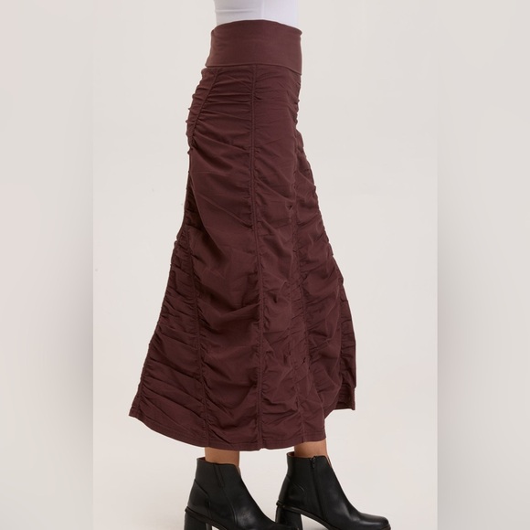 XCVI SKIRT - Picture 2 of 8